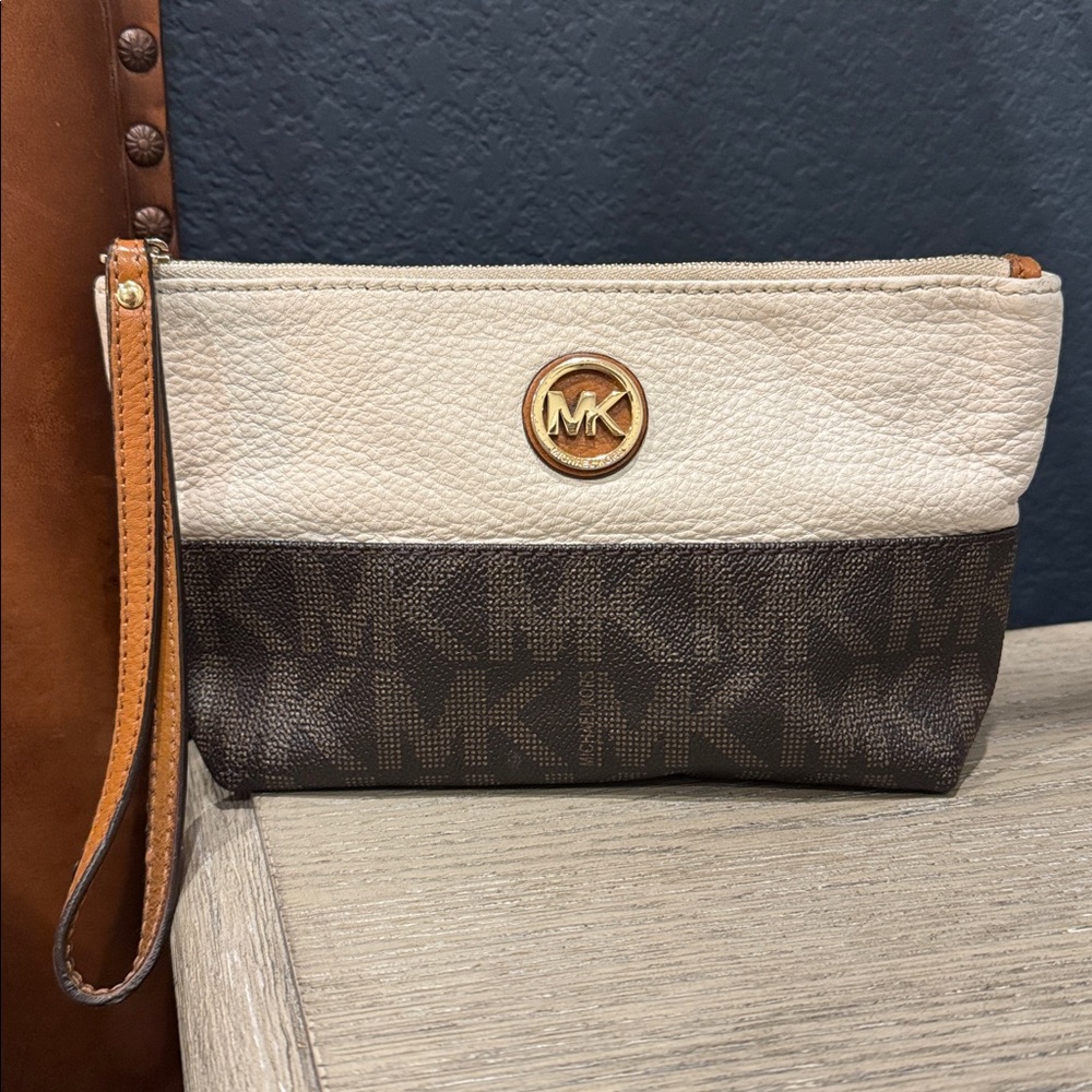 Michael Kors Cream and Brown Fulton Wristlet